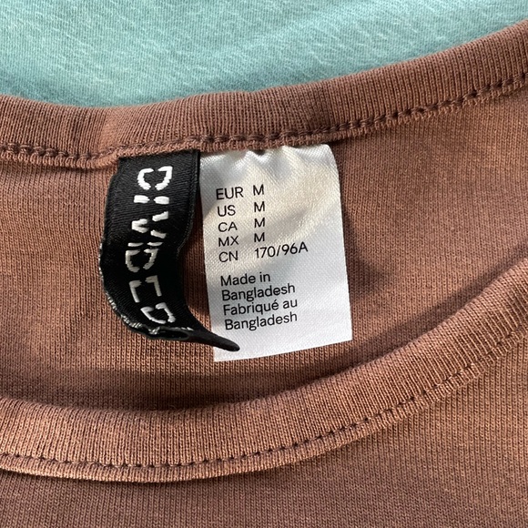 Bundle 4 for $20 H&M Cropped T Shirt - Picture 2 of 3